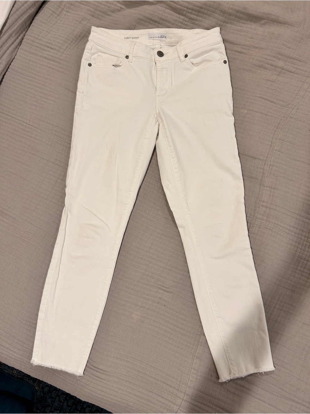 LOFT White Cropped Curvy Skinny Jeans